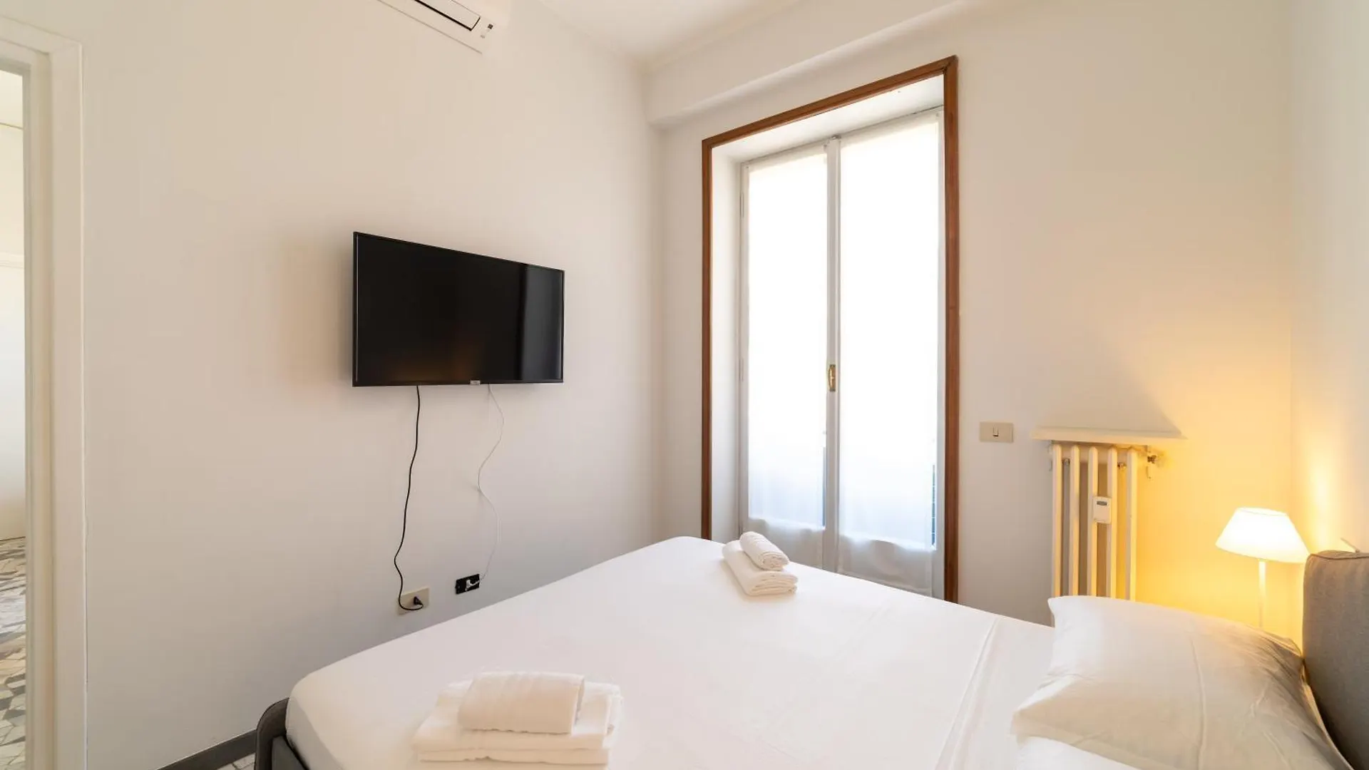 Retreat In The Heart Of Milan - Duomo Apartment Italy